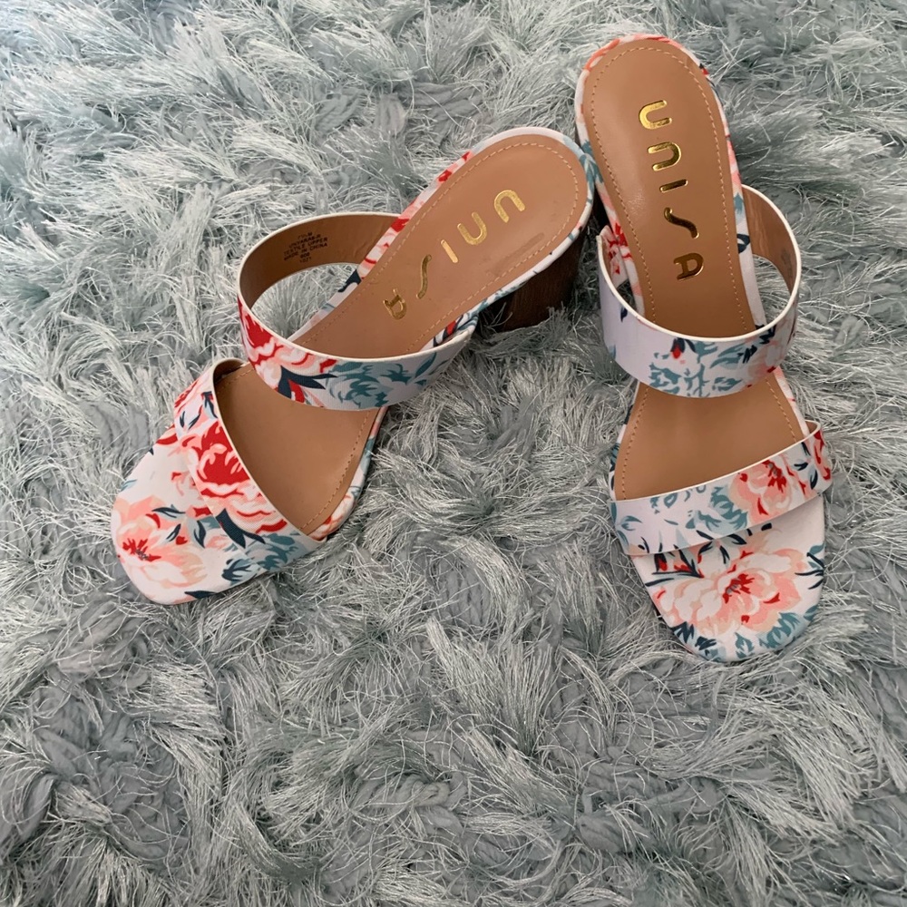 Unisa Flower Slip On Heel